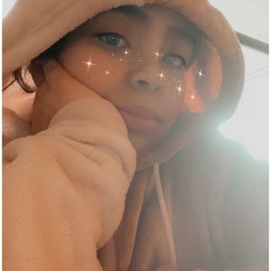 Meet your Posher, Esther